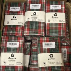 Now Designs by Danica Cloth Napkin Set of 4 - Red, Cotton, 18x18 inches - Christmas Plaid Woven