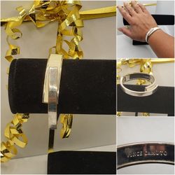 Vince Camuto, Antique Bracelet, silver and cream tone, perfect condition, Rare piece.
