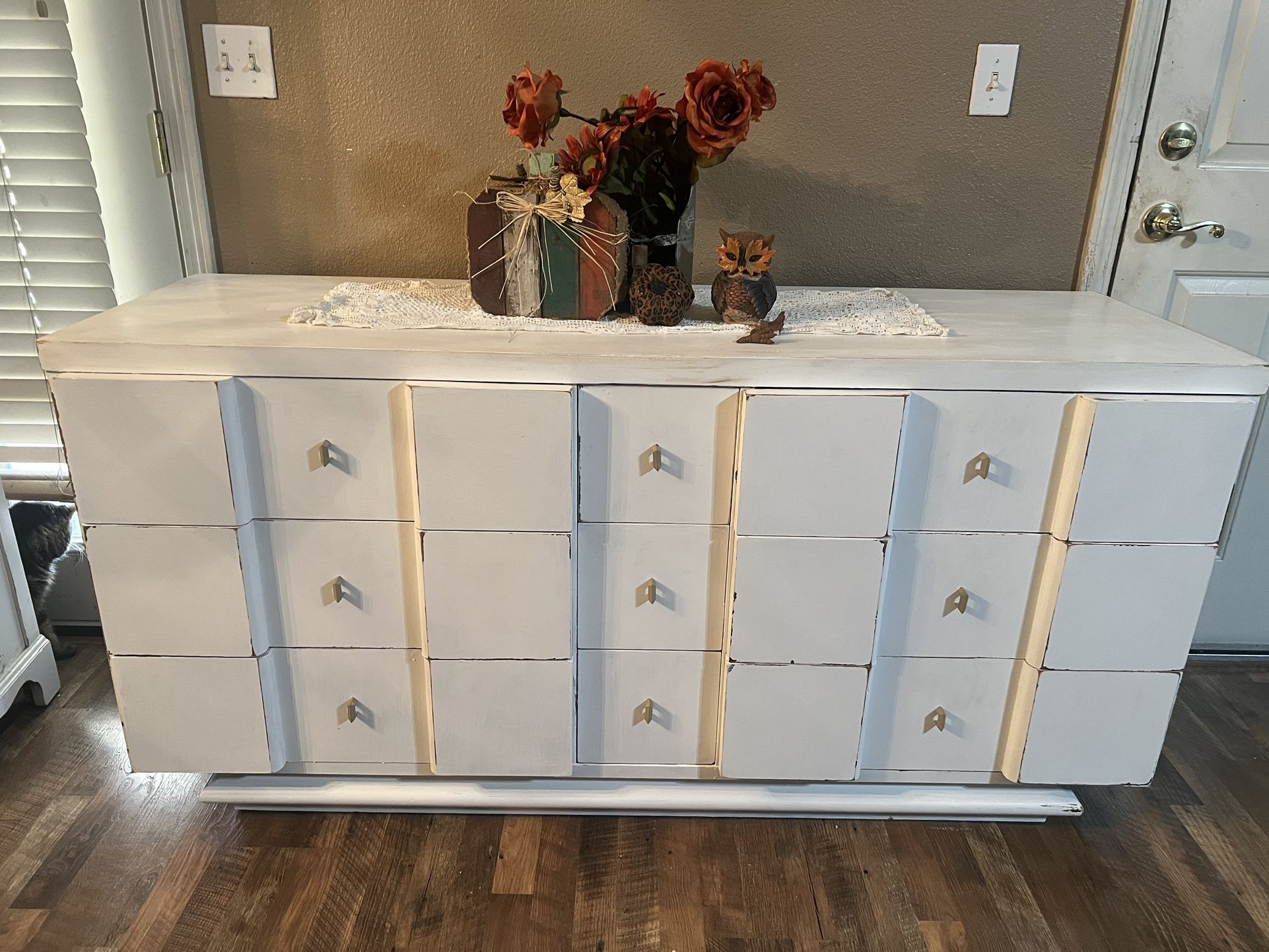 Refurbished Vintage Dresser 9 Drawers Very Heavy Solid real Wood
