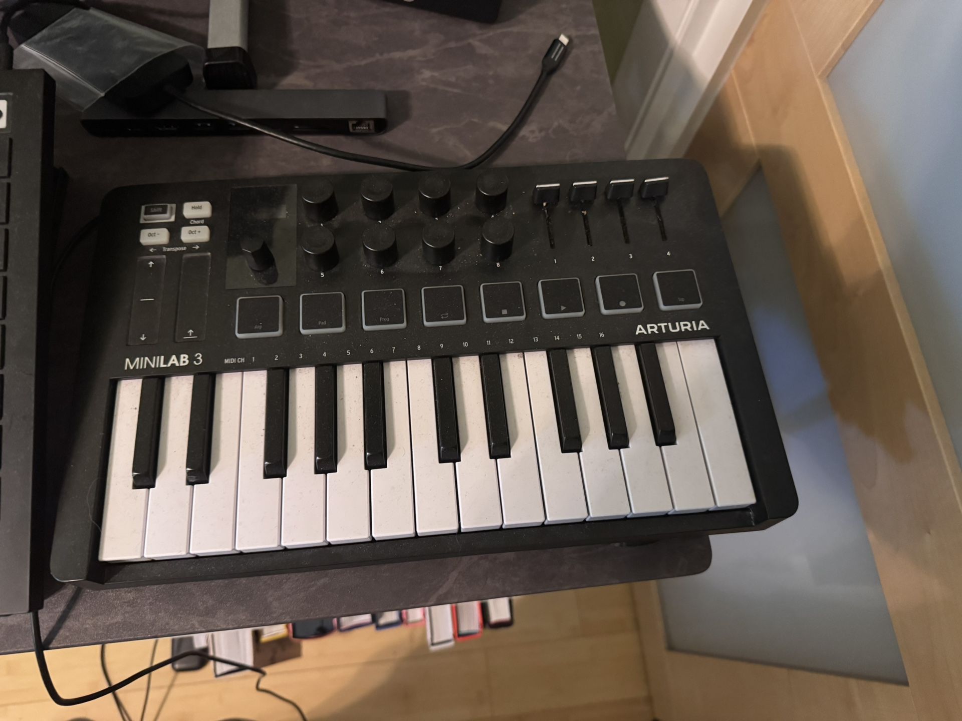 Arturia Mini Lab 3 MIDI Controller