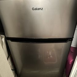 Mini Fridge With Freezer