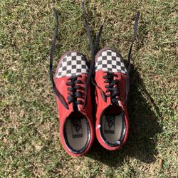 Vans Shoes M 5.5, W 7.