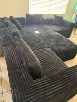 Black Boneless Couch 600