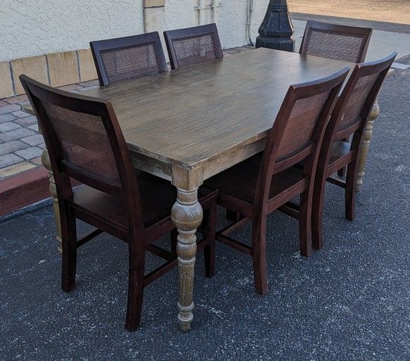 Crate & Barrel Farmhouse Table And Chairs for Sale in Sarasota, FL