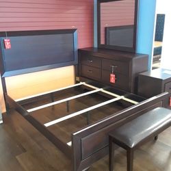 New 4pc Queen Bedroom Set Queen Bedframe Dresser Mirror Nightstand