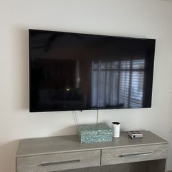 65” LG TV - FOR PARTS