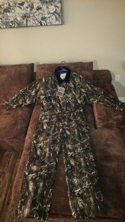Bass Creek Hunting Suit Size Medium
