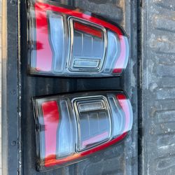 09-18 dodge ram tailights