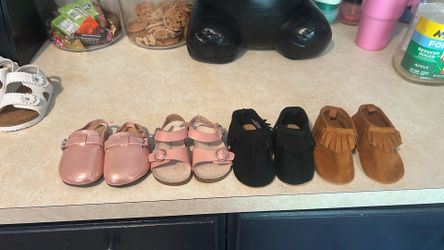 Baby Girl shoes!! Sizes 6 months through 12 months!
