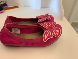 Girls shoes