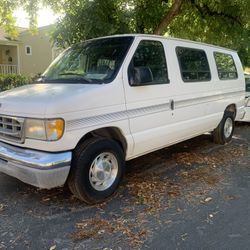 1999 Ford Econoline Wagon