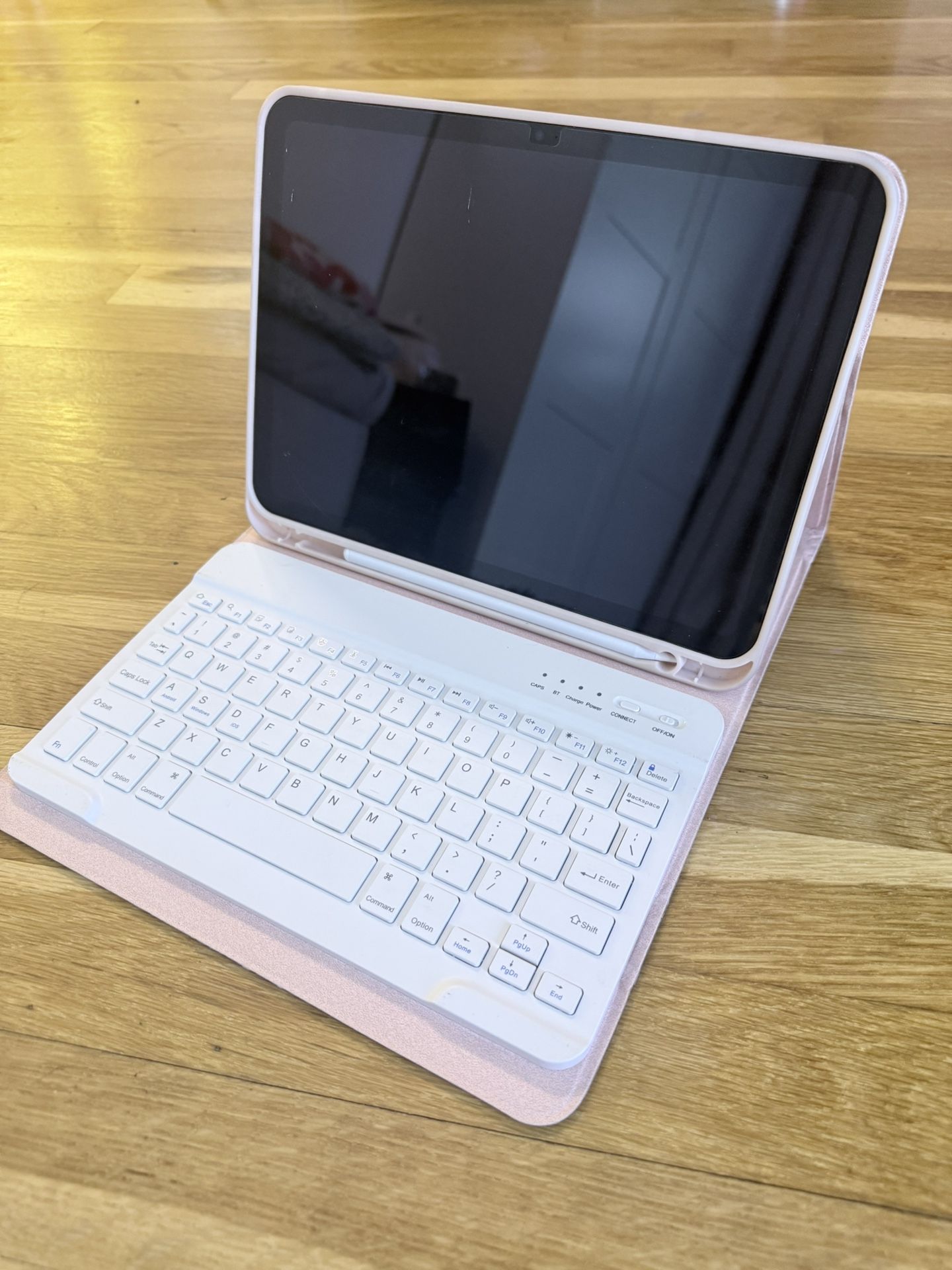 Pink iPad 10th Generation (10.9”) + Keyboard Case – Excellent Condition