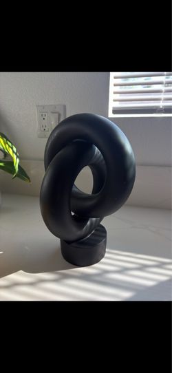 black knot sculpture for decorative tabletop styling