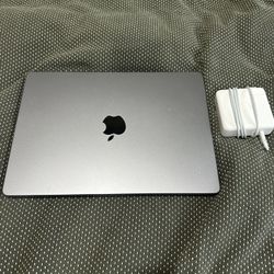 2021 Macbook M1 Pro w Charger