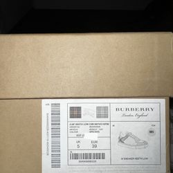 Burberry Sneakers 