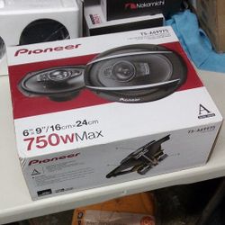 Pioneer 6x9" Speakers 