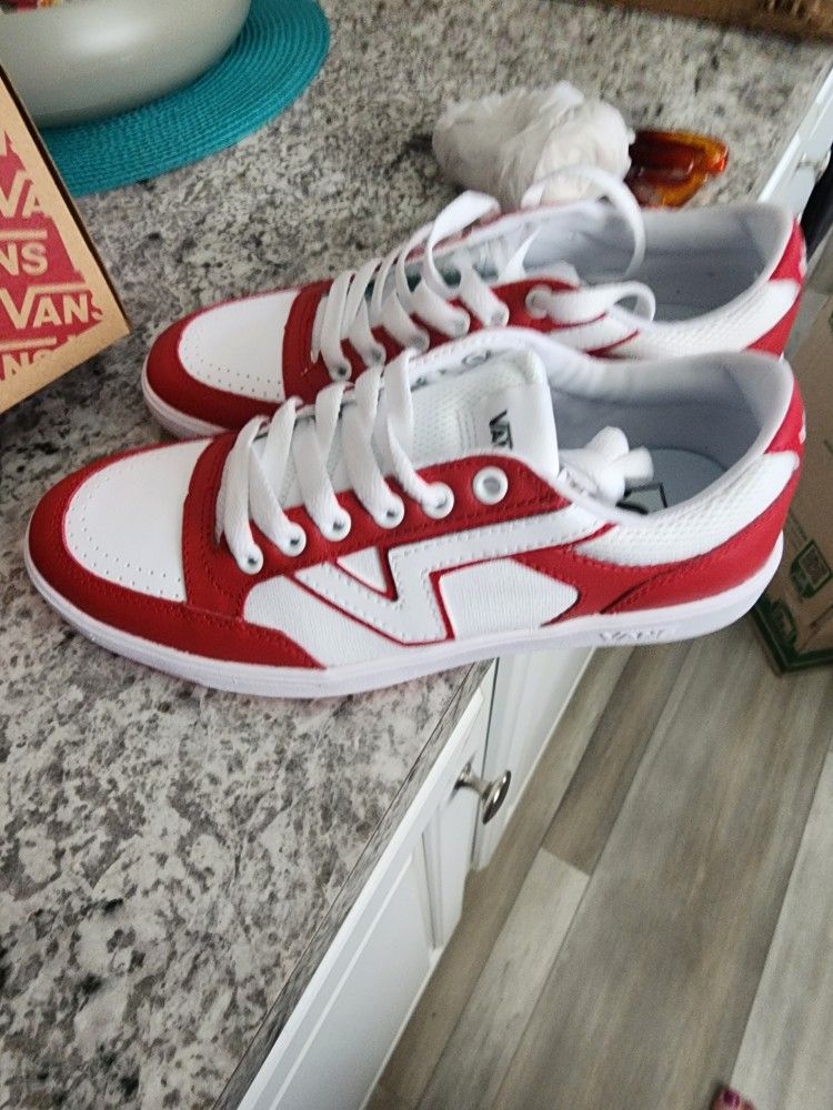 Brand New With Box Vans Sz W9 M 7.5. Awesome 