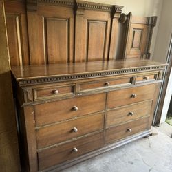 Wood Queen Bedroom Set Dresser & nightstand
