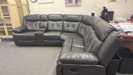 New gray recliner sectional couch / free delivery