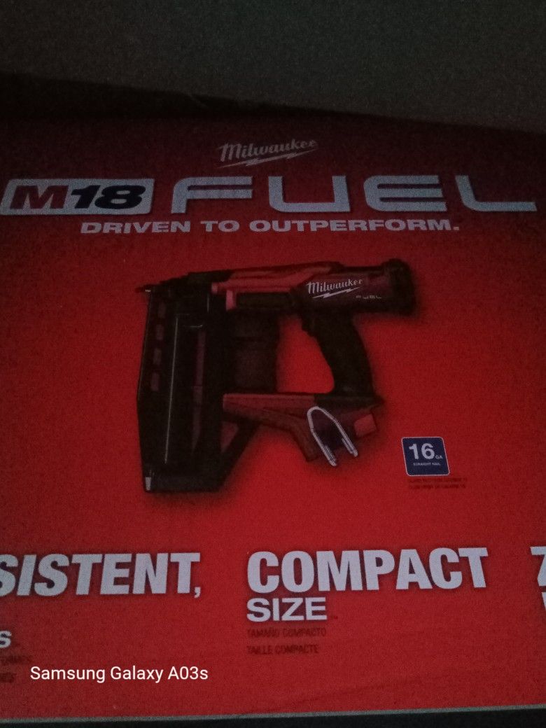 Milwaukee 16GA Straight Finish Nailer
