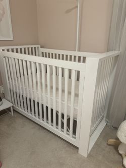 White Wood Restoration Hardware Crib