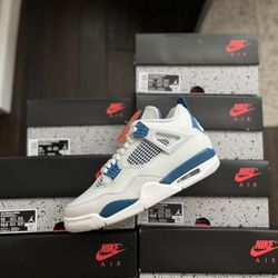 Air Jordan 4 Military Blue