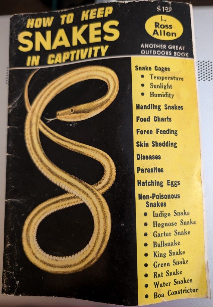 How To Keep Snakes In Captivity By Ross Allen In 1971, PB, 50 Pages W/B&W Pictures. First Edition. These Books Used To Be The Go To Books