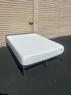 Full size bed