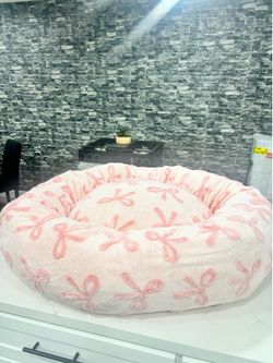 LARGE PET BED PINK BOWS