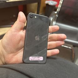 iPhone SE UNLOCKED To All Carriers