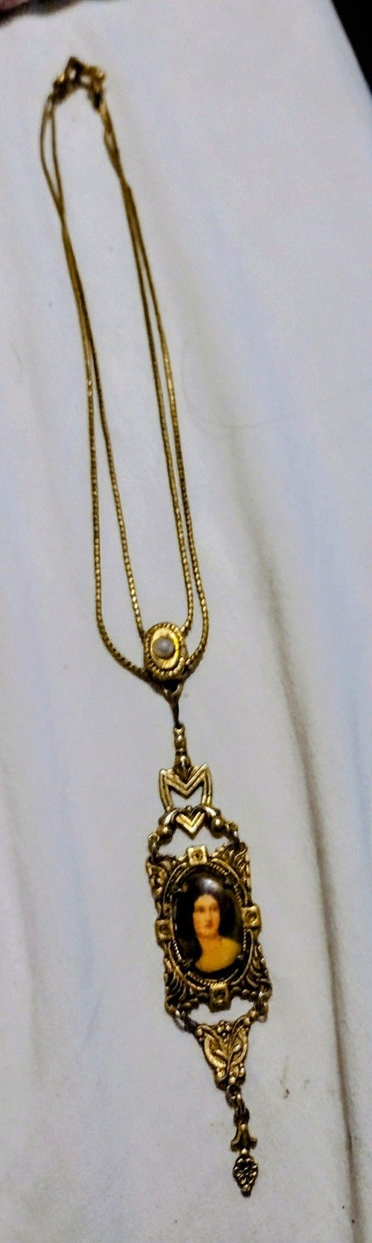 Very Pretty Vintage Cameo Necklace