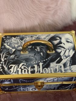 Kay Avon D Cosmetic Case 