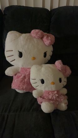 Hello kitty plushie set