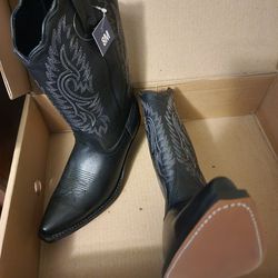 Black Cowboy Boots Size 8