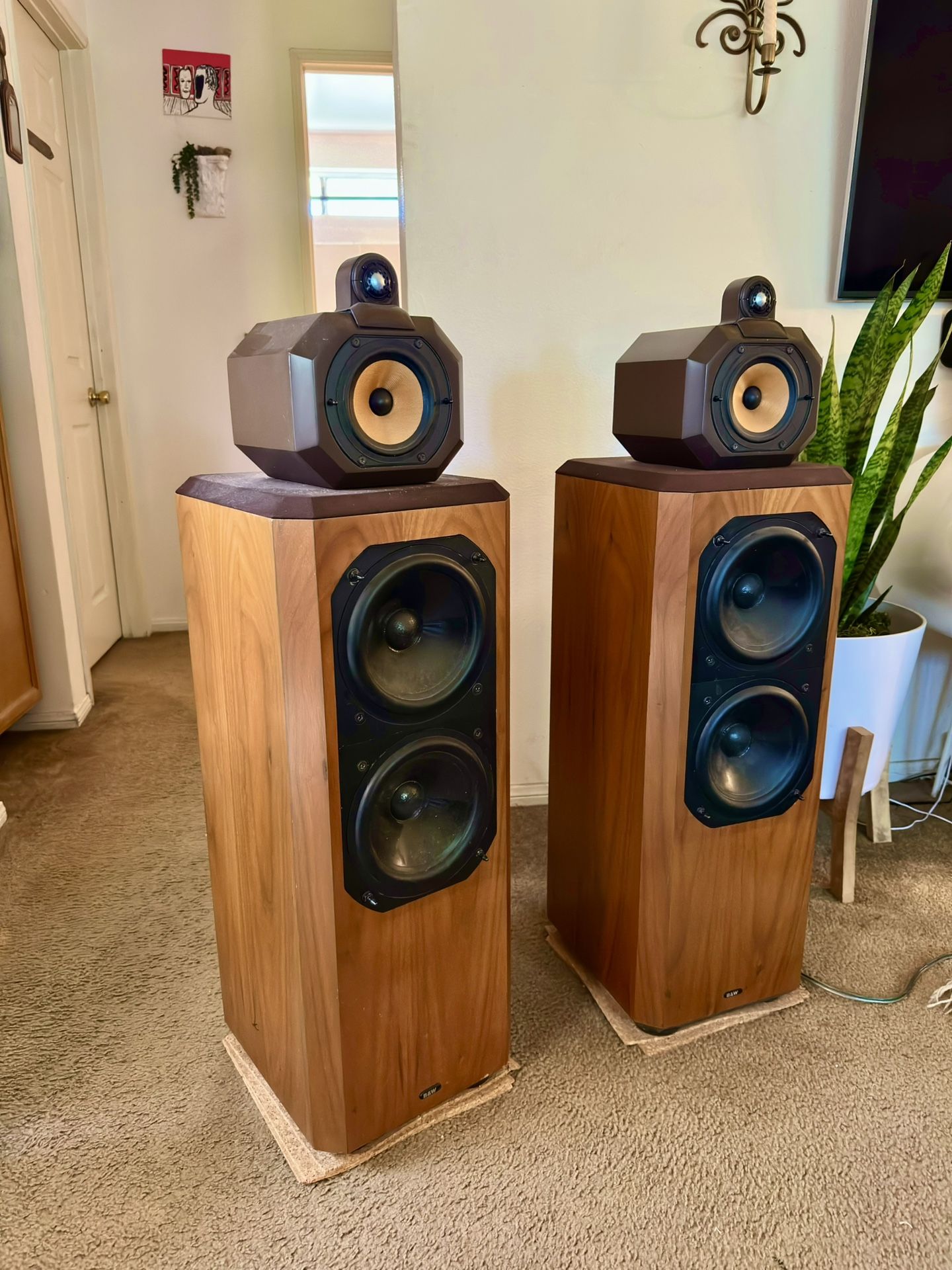 B&W Bowers & Wilkins 802 Floor Standing HiFi Speakers - serviced and excellent condition