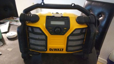 DeWalt radio