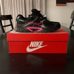 W NIKE V5 RNR Wore one time 