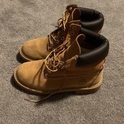 SIZE 4 Timberland 
