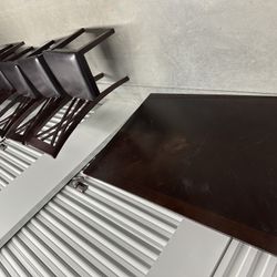 Dinning Table With 6 Chairs 