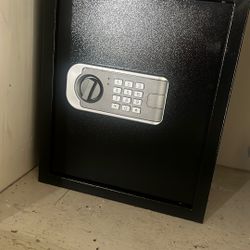 Brand New Safe ‼️