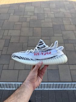 Adidas Yeezy 350 V2 Zebra size 11.5