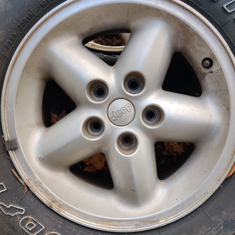 Jeep Wrangler Set Of 5 Wheels And Tires Stock 2001 Wrangler Wheels 15"