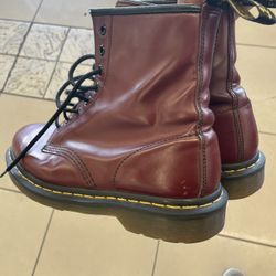 Dr Martens Boots Women’s Size 9 