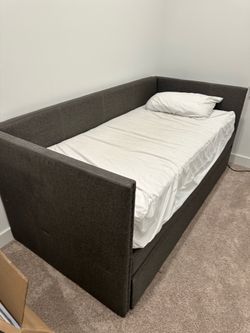 Twin day bed