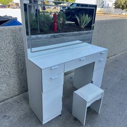 Vanity Mirror Desk With Drawers And Cabinet Doors For Storage, 