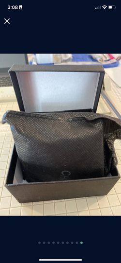 Luxury Airpod Pro case Bag With Chain for Sale in La Mirada, CA - OfferUp