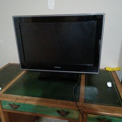Toshiba  smart 32-in TV