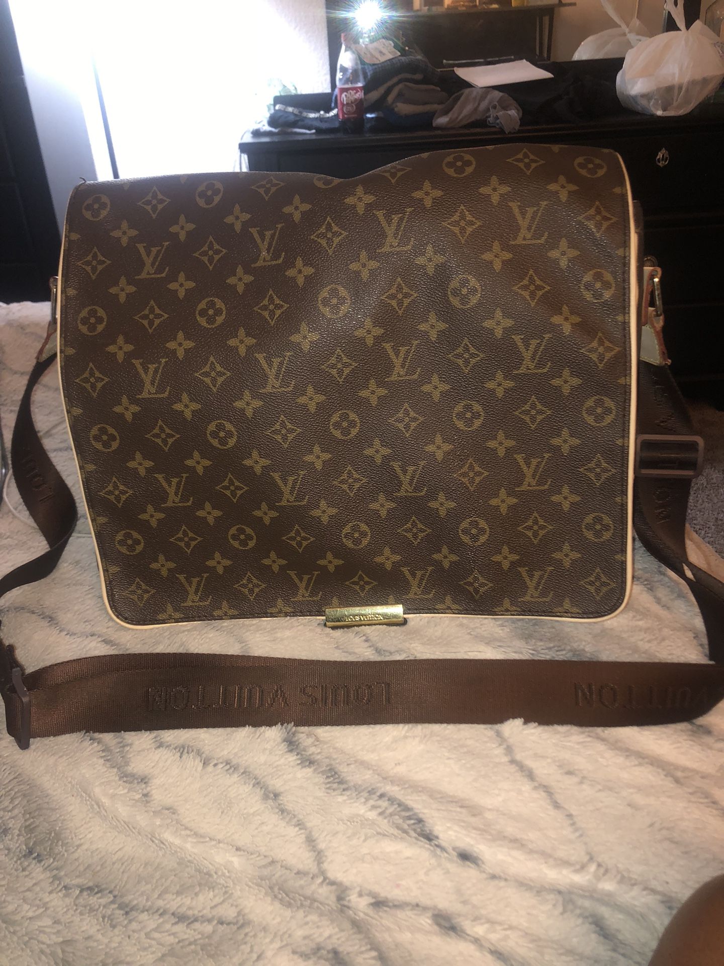 Louis Vuitton Abbesses Messenger Bag Monogram Canvas