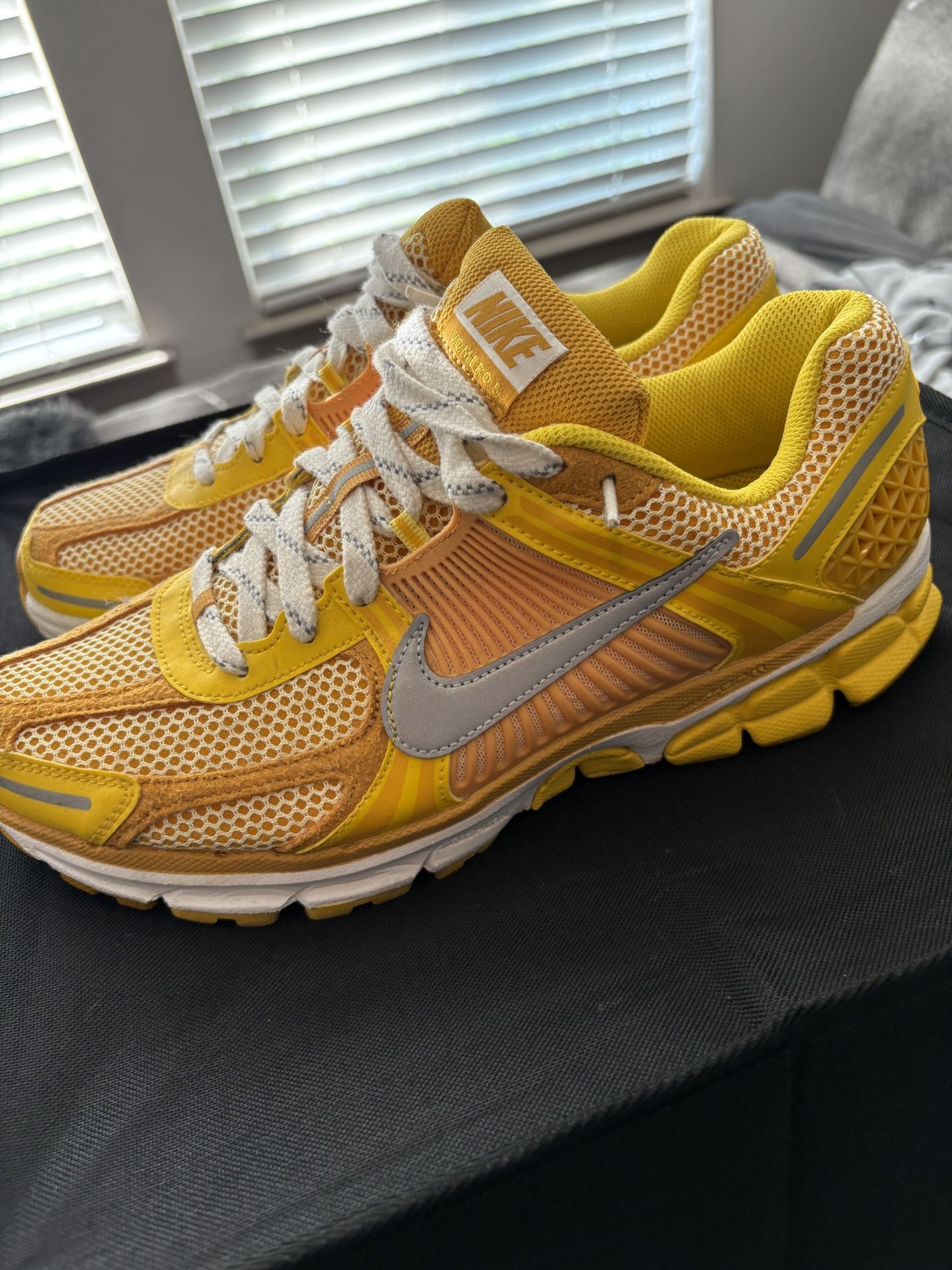 Nike Zoom Vomero 5 - Size 10 Men’s