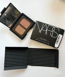  NARS eyeshadow duo ~ Surabaya ~ Full-size 0.14oz 4g Neutrals Brand New In Box.    Brand new , never used or try   Box not perfect , old version , 4g